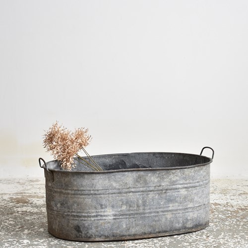 Large Oval Vintage Galvanised Bath Garden Planter – R