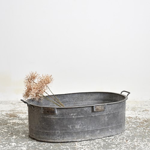 Large Oval Vintage Galvanised Bath Garden Planter – T