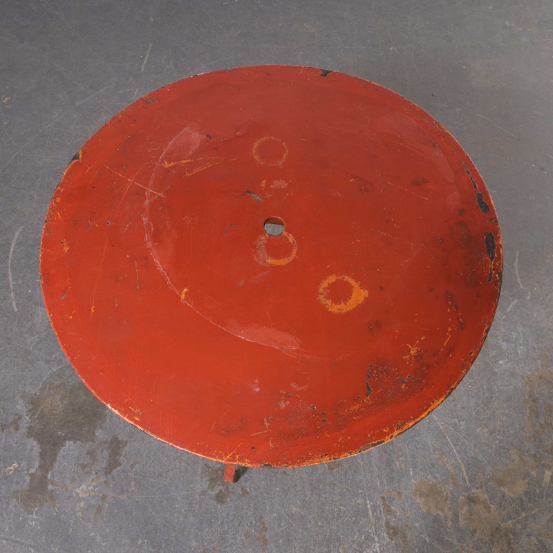 1950's Red Round French Metal Garden Dining Table-merchant-found-1534d-main-638004236912681025.jpg
