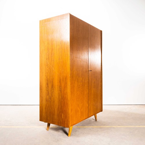 1960’S Good Sized Mid Century Wardrobe – Interieur Praha – Golden Oak