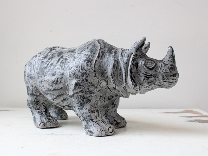 Ceramic Rhino Sculpture-modants-rhino-mains-main-637384715544364944.jpg