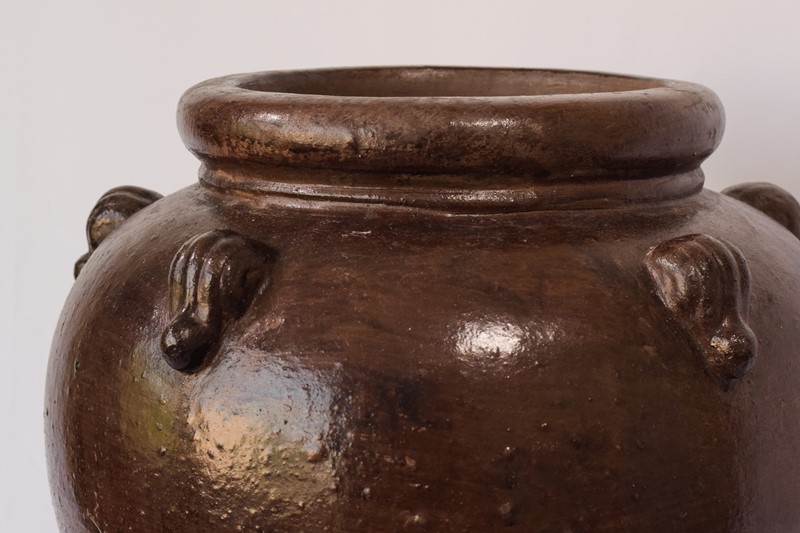 Large Stoneware Pot-modern-decorative-1394-ceramic-pot-2-main-637962489881283268.jpg