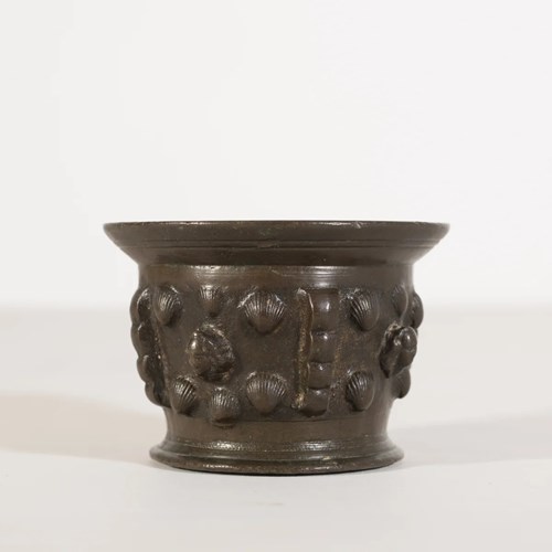 17Th Or 18Th Century Bronze Mortar With Sea Shell Motifs