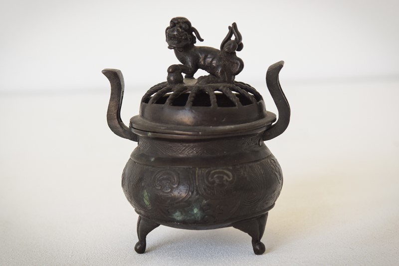 Early Chinese Bronze Incense Burner-modern-decorative-649-early-chinese-bronze-invent-burner-1-main-638028182382348552.jpg