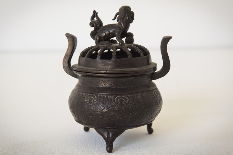 Early Chinese Bronze Incense Burner-modern-decorative-649-early-chinese-bronze-invent-burner-4-main-638028182600807502.jpg