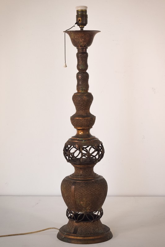 Oriental Style Brass Table Lamp Stand-modern-decorative-746-brass-stand-lamp--1-main-637471876926008855.jpg