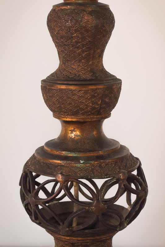 Oriental Style Brass Table Lamp Stand-modern-decorative-746-brass-stand-lamp--3-main-637471877566014698.jpg
