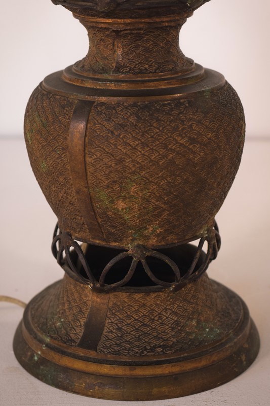 Oriental Style Brass Table Lamp Stand-modern-decorative-746-brass-stand-lamp--6-main-637471877594920724.jpg
