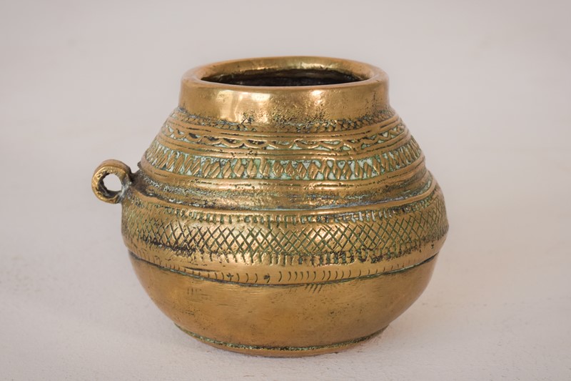 African Brass Pot-modern-decorative-821-51-african-brass-pot-1-main-637690327046742405.jpg