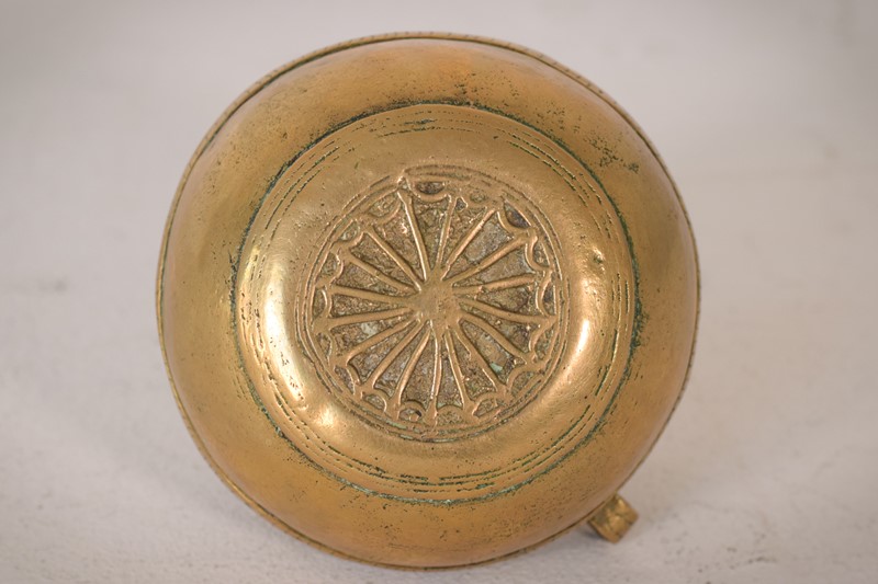 African Brass Pot-modern-decorative-821-51-african-brass-pot-6-main-637690327188147851.jpg