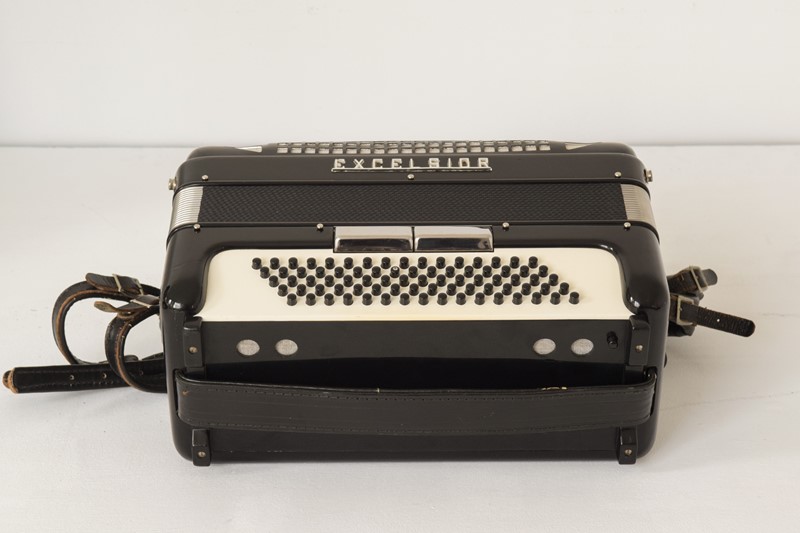 Excelsior Accordion, Mod. 304-modern-decorative-excelsior-accordion-1-main-638043836059934614.jpg