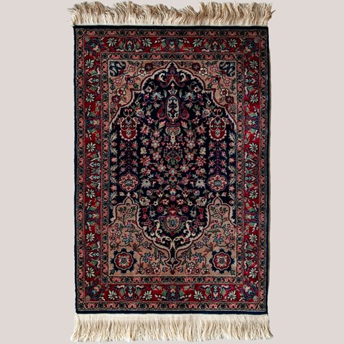 Vintage Persian-Style Floral Rug – Hand-Knotted Wool