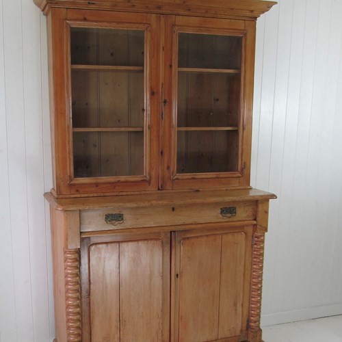 Pine Dresser With Bobbin Detail