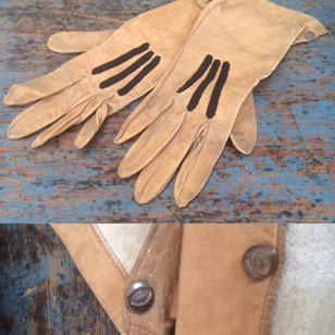 Small child's leather gloves