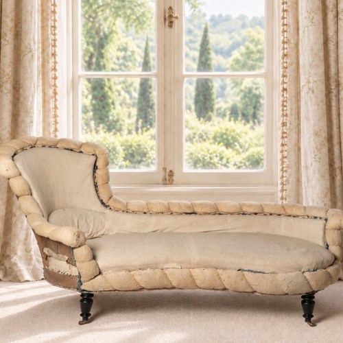 Napoleon III Piecrust Sofa – Chaise