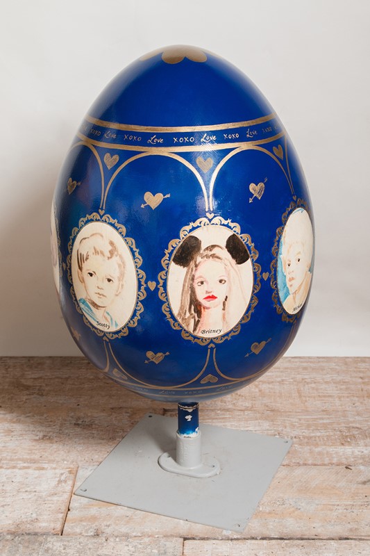 Annie Kevans Giant Egg. The Big Egg Hunt-nikki-page-antiques-npmarch15-57-main-636921416226599616.jpg