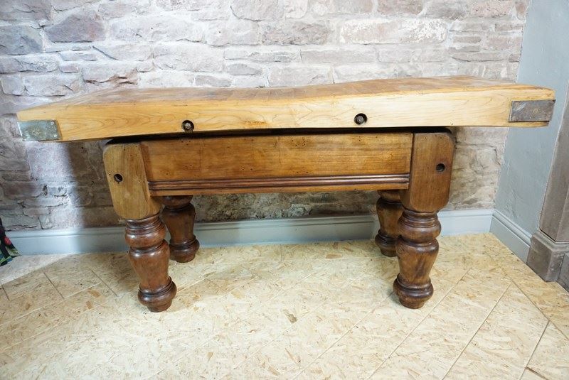 A Substantial Vintage Butchers Block And Stand-no43collectables-dsc04777-main-638240065332664195.JPG