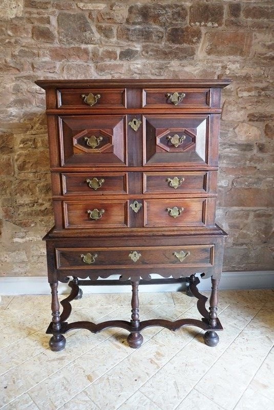 A William And Mary Walnut Chest On Stand -no43collectables-dsc04860-main-638250274925200042.JPG