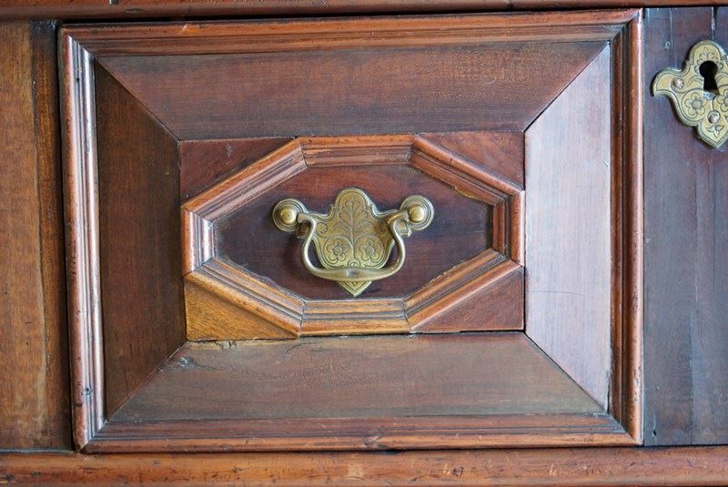 A William And Mary Walnut Chest On Stand -no43collectables-dsc04861-main-638250276058610489.JPG