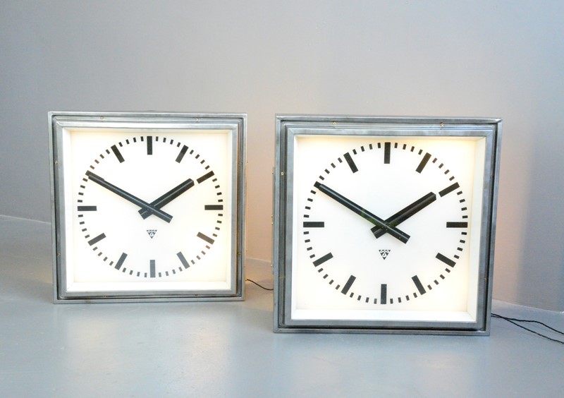XL Light Up Station Clocks By Pragotron Circa 1950-otto-s-antiques--dsc0954-main-637642857908519026.JPG