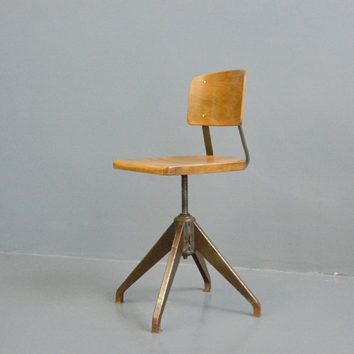 Rowac Model XIII Swivel Desk Chair Circa 1920s