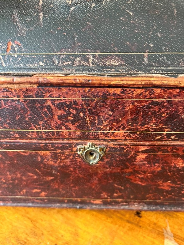 19th century French small leather trunk chest-paroy-4af3b5ba-4650-4cdb-8a1b-3bc963c90282-main-638042724398656153.jpeg