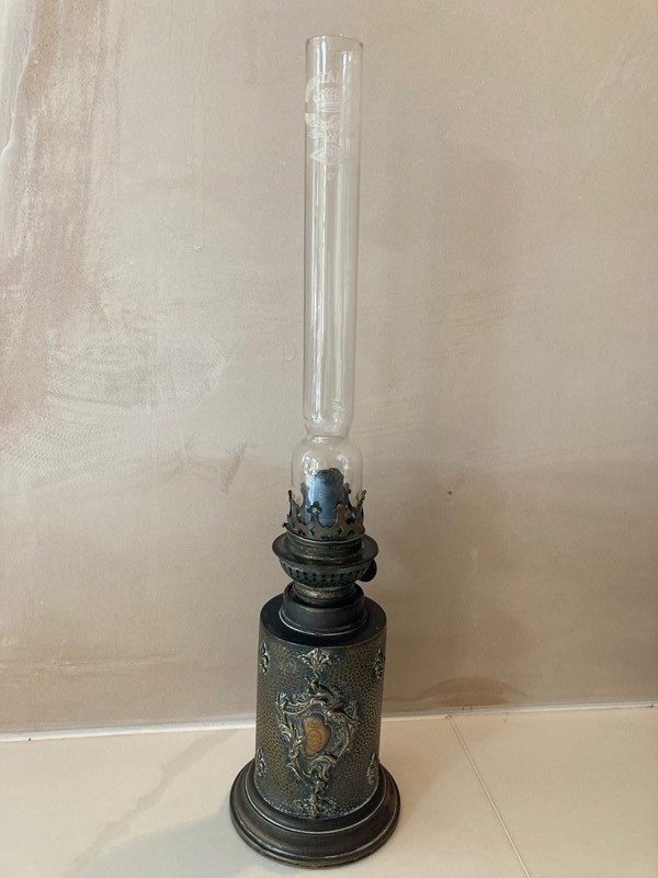 19th century French oil lamp with original chimney-paroy-img-9582-main-637570972673829716.jpg
