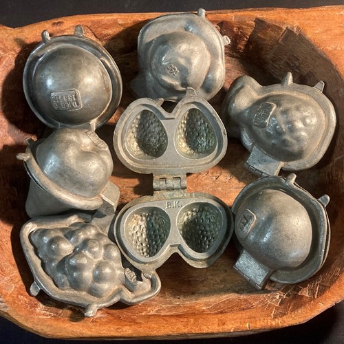 A Set Of 7 Pewter Antique Ice Cream Moulds 