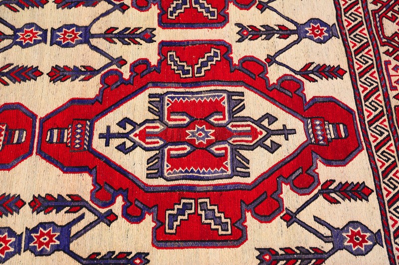 Persian Saghari hand woven wool rug cream red-prior-willis-antiques-4194-5-main-636800650905082969.jpg