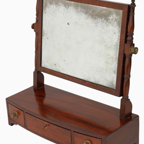 Georgian mahogany dressing table swing mirror
