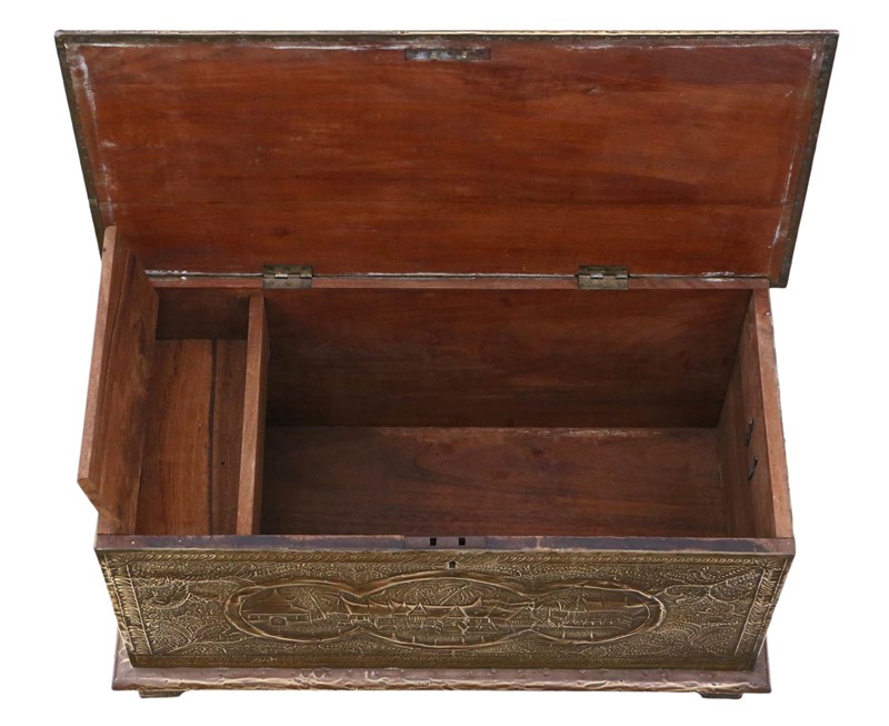 Antique Chinoiserie brass coffer chest-prior-willis-antiques-8189-4-main-638021227712396121.jpg