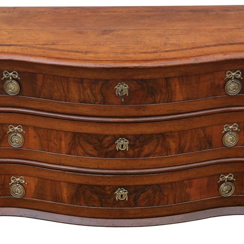 Antique Large 18Th Century Oak And Walnut Serpentine Chest Of Drawers