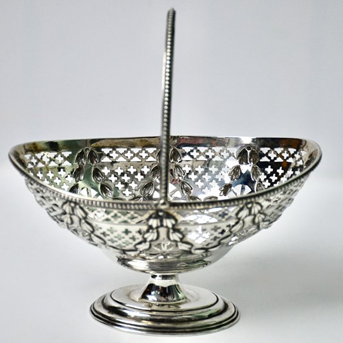 Antique Sterling Silver Pierced Basket W/Handle 1902 By Thomas Bradbury & Sons