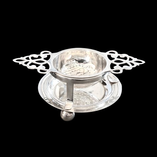 1919 Sterling Silver Tea Strainer With Stand – Hammond, Turner & Sons