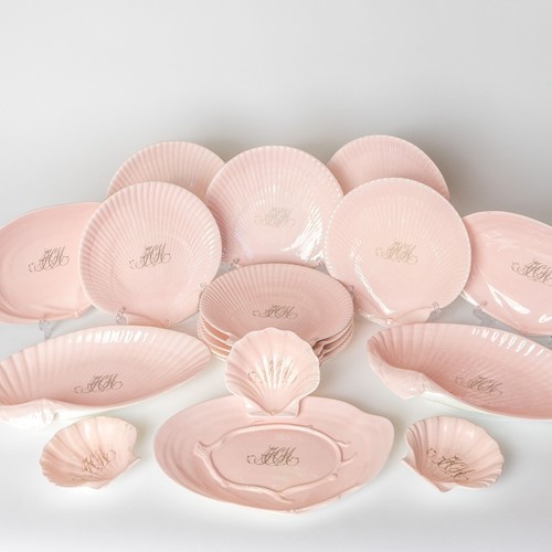 Pink Porcelain 'Nautilus' Dessert Service By Wedgwood For John Mortlock