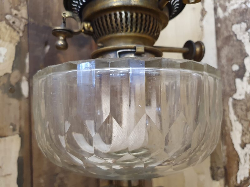 Classic Edwardian Paraffin Lamp-reginald-ballum--classic-corinthian-pillar-paraffin-lantern-6-main-638056753913194035.JPG