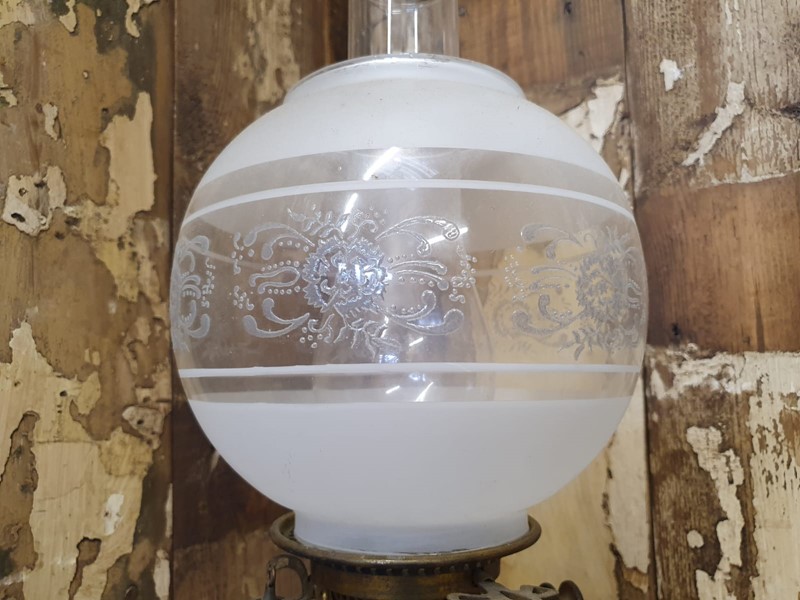 Classic Edwardian Paraffin Lamp-reginald-ballum--classic-corinthian-pillar-paraffin-lantern-7-main-638056753921943771.JPG