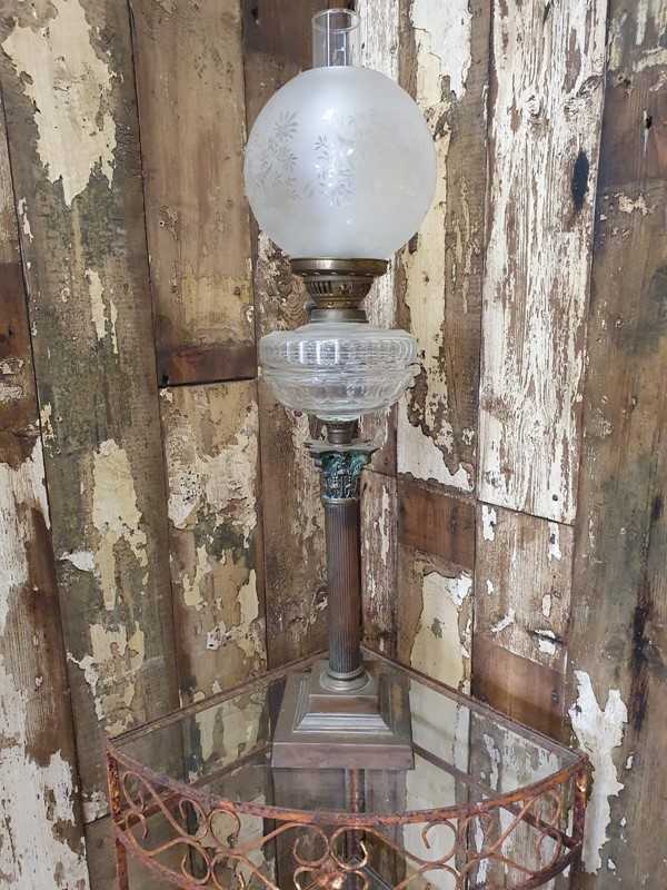 Classic Edwardian Paraffin Lamp-reginald-ballum--corinthian-pillar-paraffin-lantern-1-main-638056751953117195.JPG