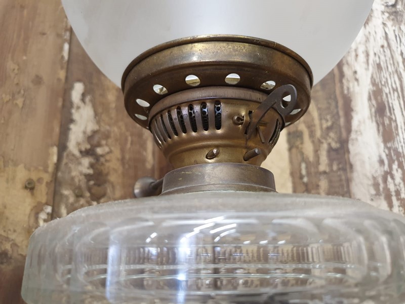 Classic Edwardian Paraffin Lamp-reginald-ballum--corinthian-pillar-paraffin-lantern-5-main-638056752185484935.JPG