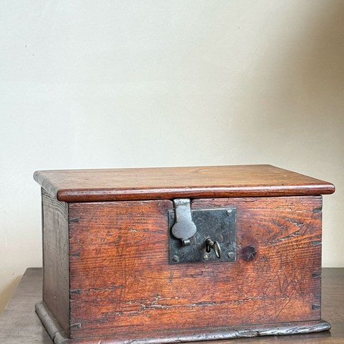 18Thc Pine Storage Box