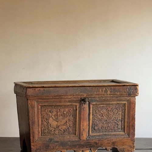 17Thc Carved Pine Cassone