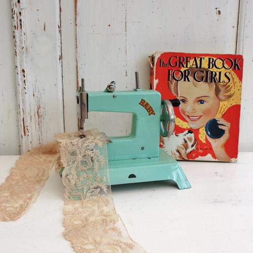 Vintage Metal Child's BABY Sewing Machine