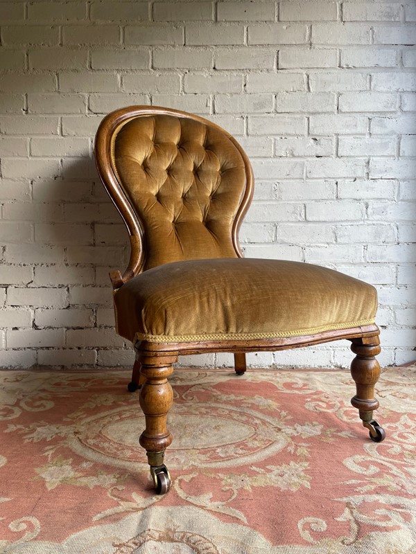 Victorian Button Back Nursing Chair-s-t-decorative-antiques-fecdb5b9-9109-43ef-bc08-2a14b632516e-main-637999884026367017.jpeg