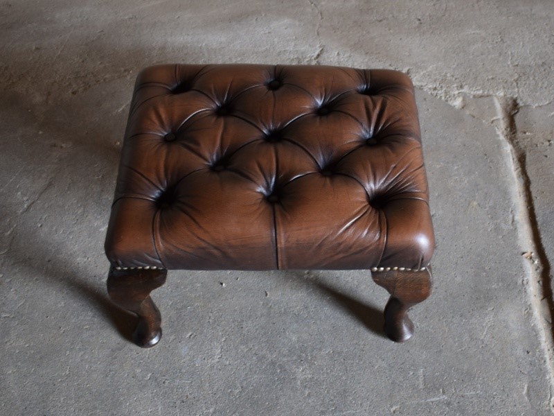 Chesterfield Brown Leather Footstool-saxongate-dsc-2515-main-637624475416830353.JPG