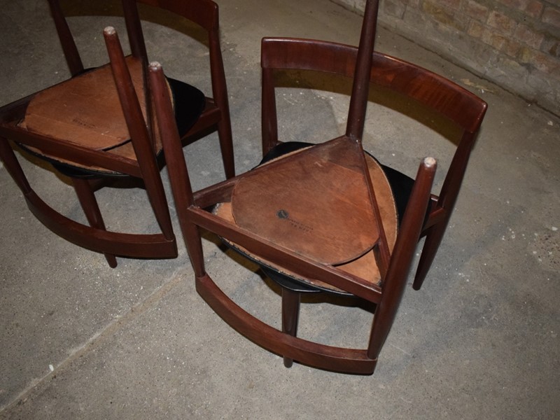 Frem Rojle Roundette Teak Dining Chairs-saxongate-dsc-6759-main-638066858819053005.JPG