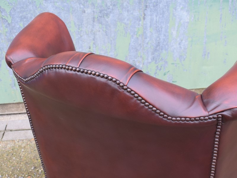 Burgundy Leather Chesterfield Wing Back Chair-saxongate-dsc-6812-main-638071713543809259.JPG