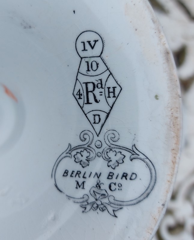 English minton 'berlin bird' comport-simply-france-20201120-123131-main-637414735769191731.jpg