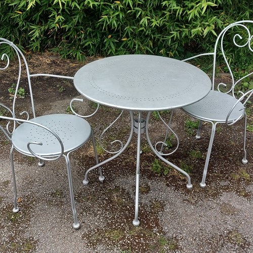 Garden table and 2 chairs bistro set