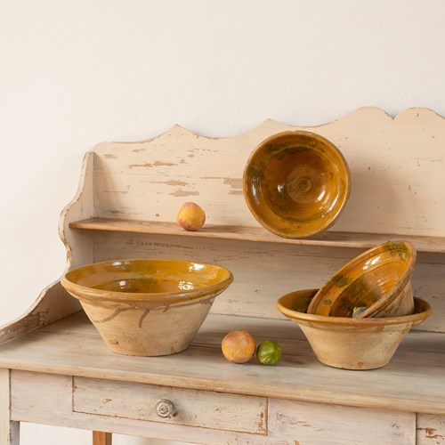 19Th-Century Splatterware Bowls From Calabria C1880