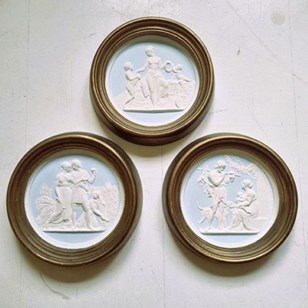 Neoclassical Circular Plaster Wall ...